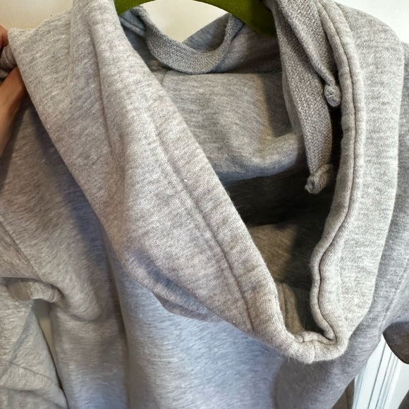 NWOT Miller High Life Graphic logo Grey Hoodie. Small Drawstring Kangaroo Pocket - Picture 12 of 12